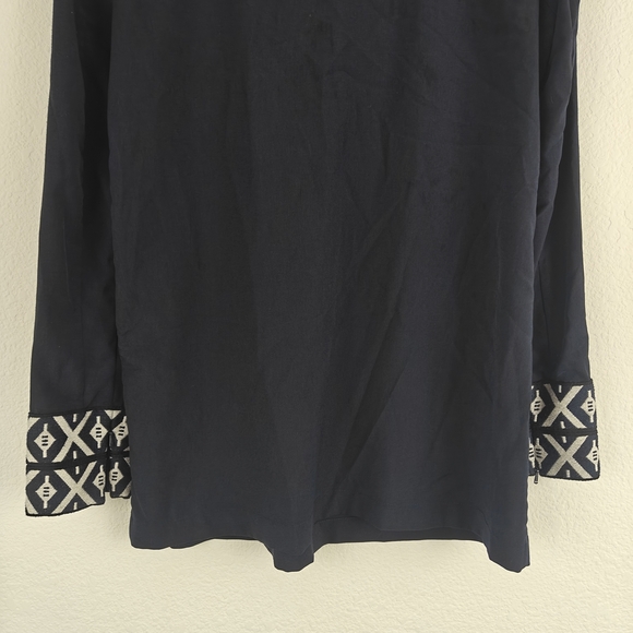 Tory Burch V-neck Navy Blue Embroidered Detail Tunic Top Size 2 - Picture 13 of 16